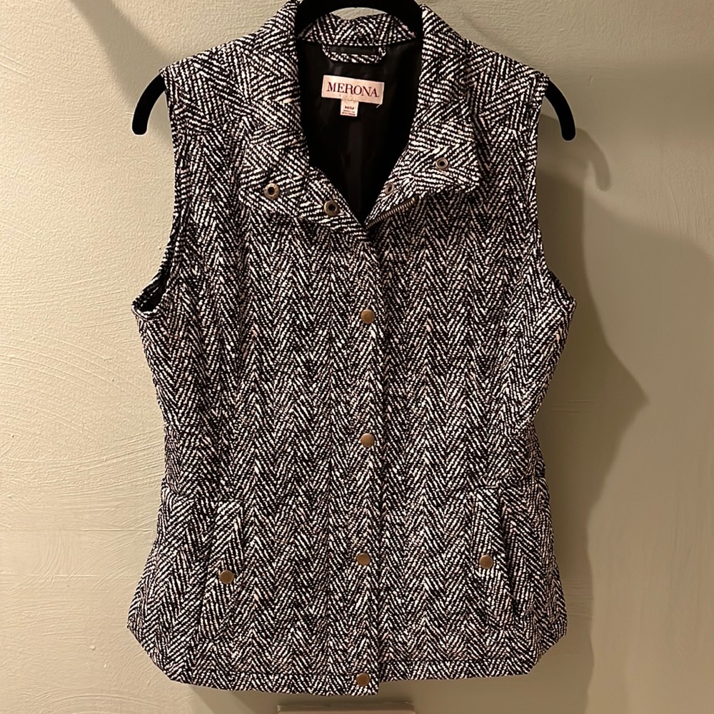 Merona black and white vest
